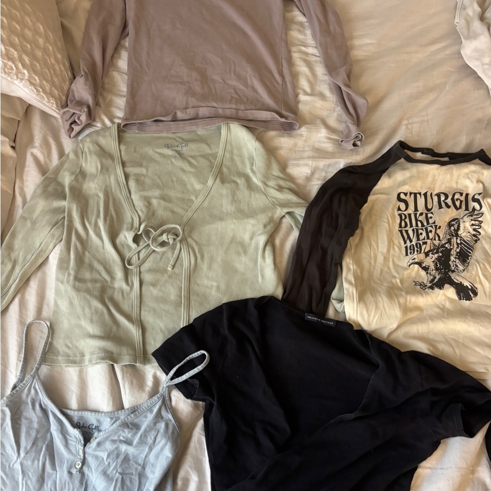 Brandy Melville Lot: 4 tops